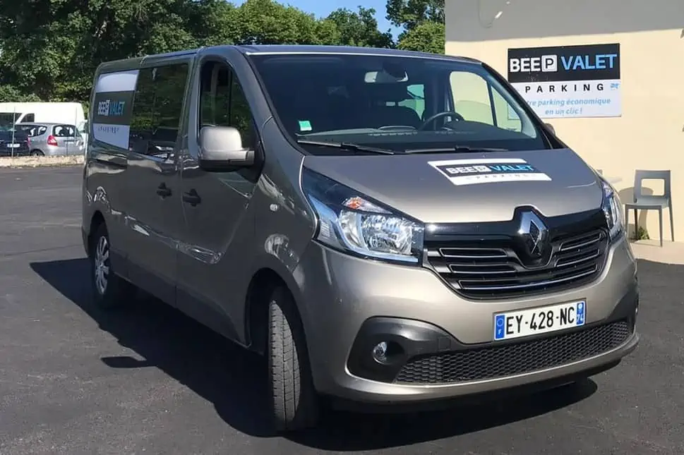 free electric shuttle at bordeaux merignac airport